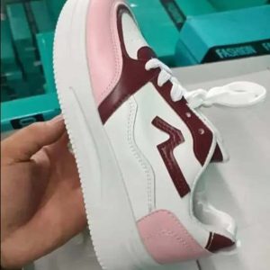 Girls white Snearker